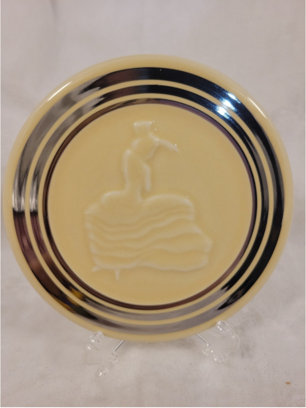 HLCCA exclusive 2018 platinum stripe FIESTA 6" TRIVET BOWL REST ivory